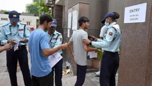 நீட் மறுதேர்வில் ஆள்மாறாட்டம் செய்ய முயற்சி : உத்தரப்பிரதேசம், பீகாரில் 10 பேர் கைது