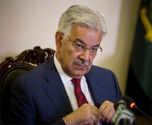 பாகிஸ்தானில் மக்கள் கொந்தளிப்புஎதிரொலி: பெட்ரோல் விலை லிட்டருக்கு ரூ.80 குறைப்பு!