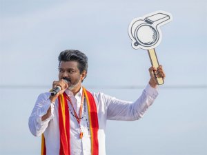 மீனவர் நலநிதி ரூ.20,000-ஆக உயர்த்தப்படும் : குமரி பிரசாரத்தில் தவெக தலைவர் விஜய் உறுதி!